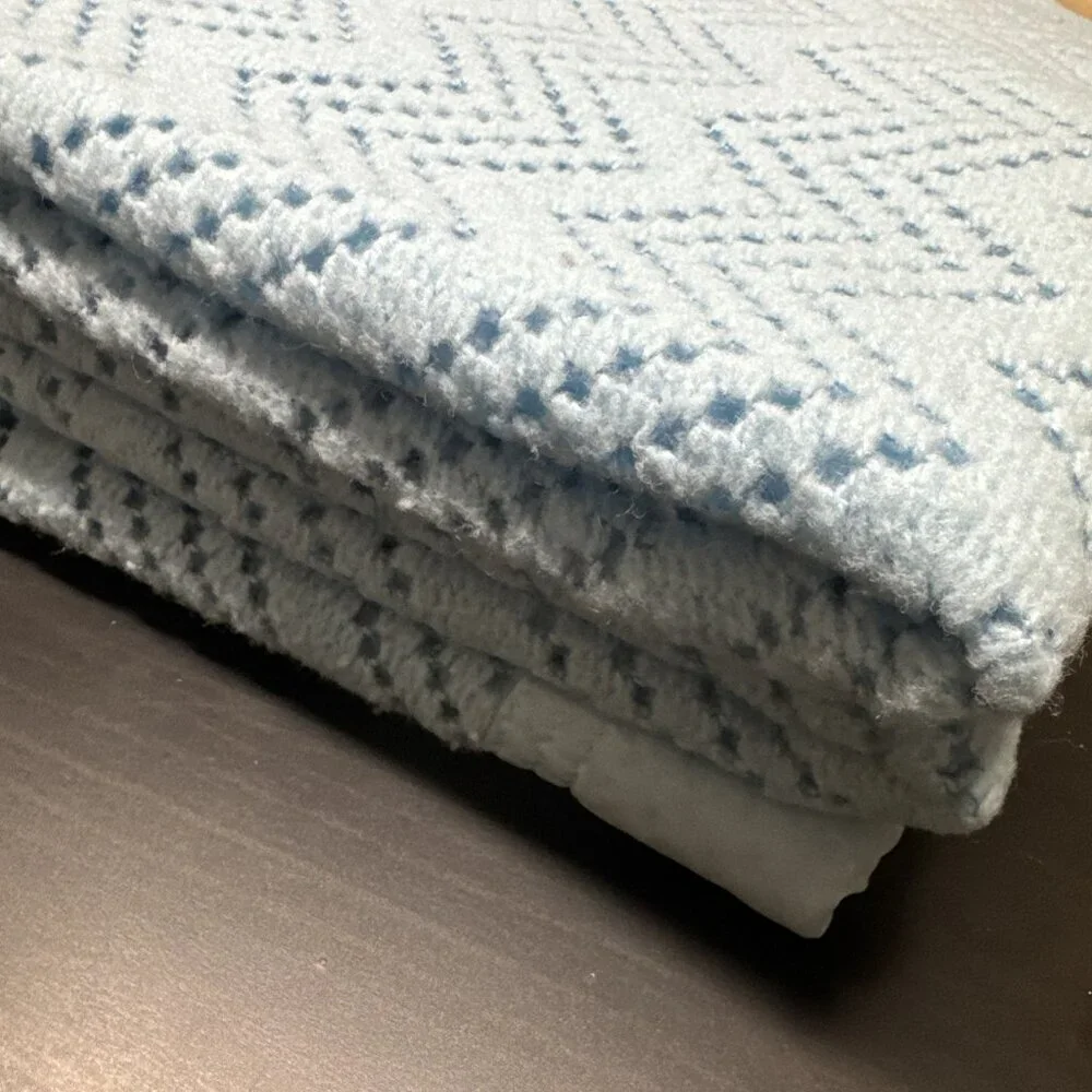 Vintage Moonweave Scotland Blue Cellular Blue Blanket Satin Trim‎  Acrylic 70x88